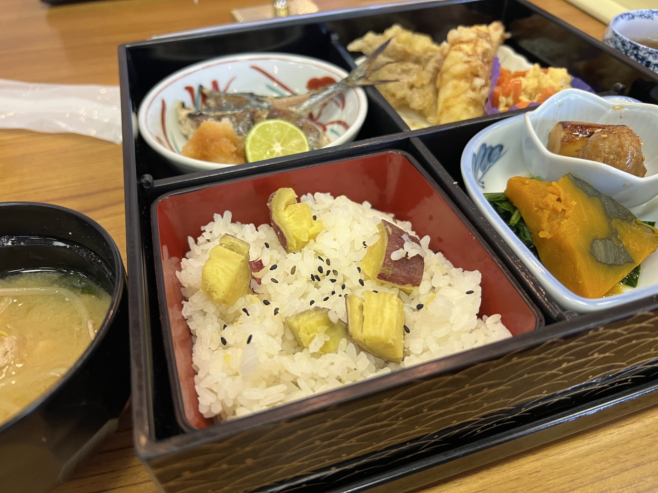 今日のお弁当です。秋刀魚を頂きました。