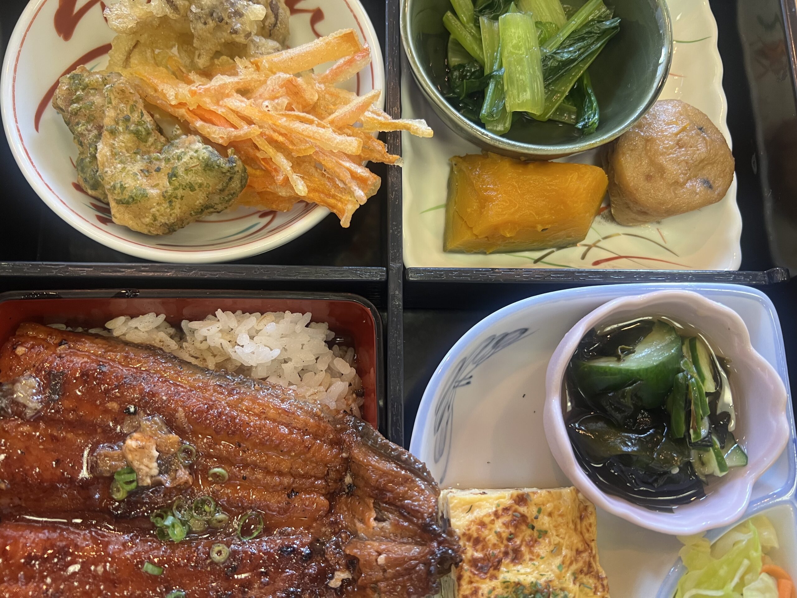 今日のお弁当は豪華に鰻が出ました!